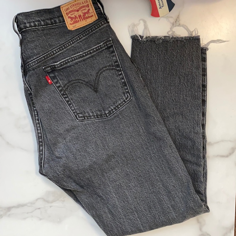 Levi’s 501 Skinny in washed black color black high waisted jeans